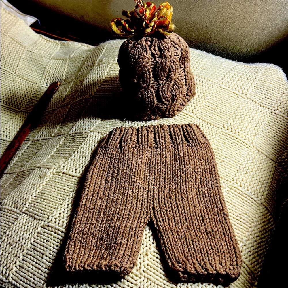 NWOT Baby Infant Outfit OOAK Knit Pants & Cable Knit Hat Newborn-3 months Unisex